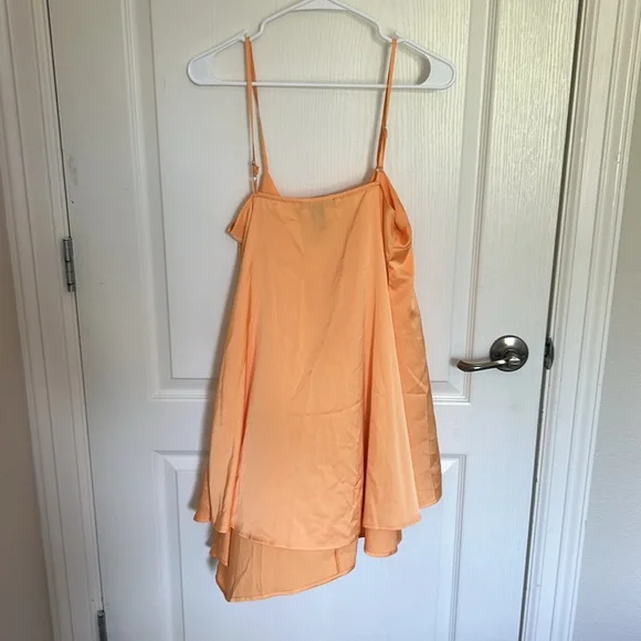 Forever 21 orange satin dress - Picture 2 of 3
